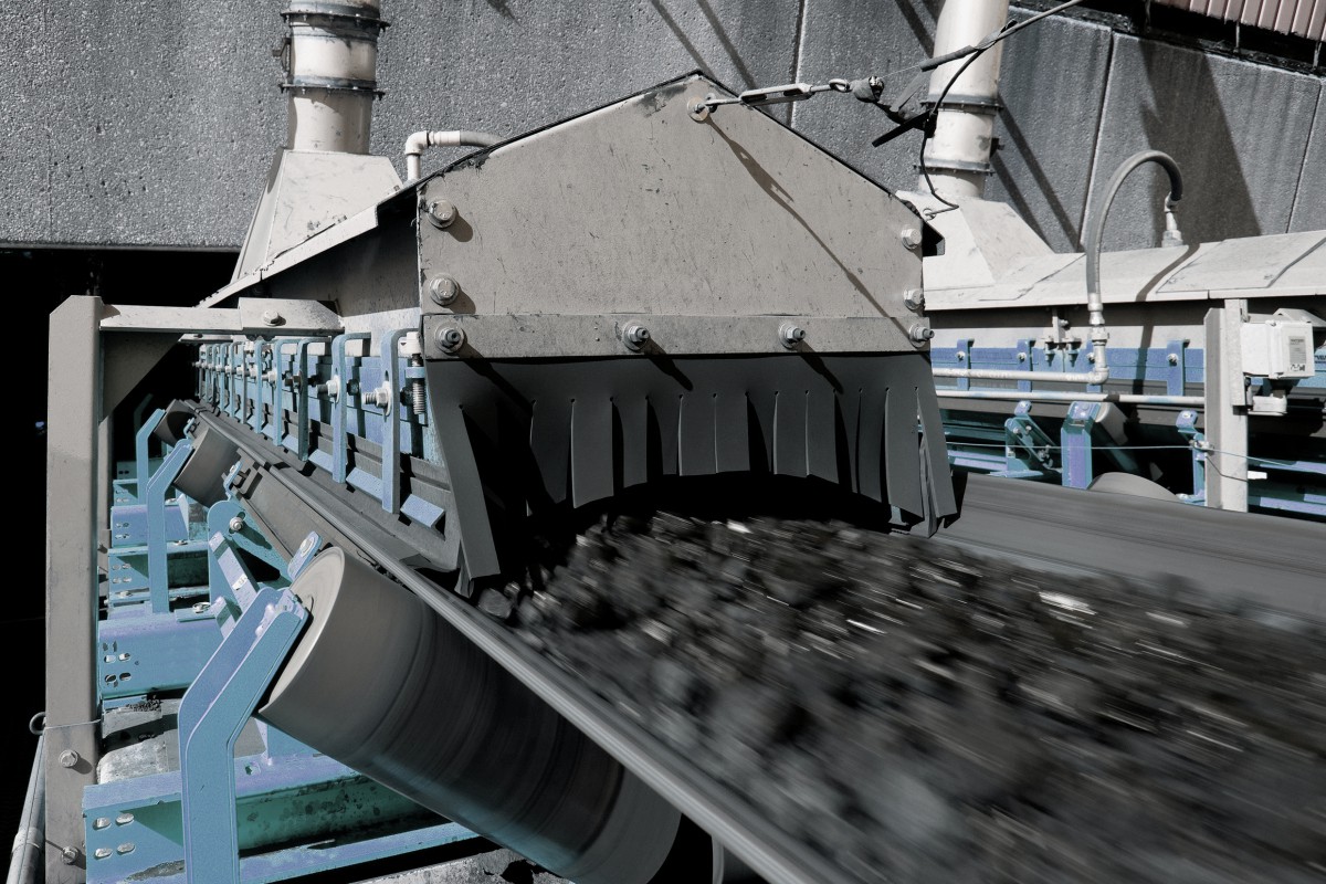conveyor belt cleaning system